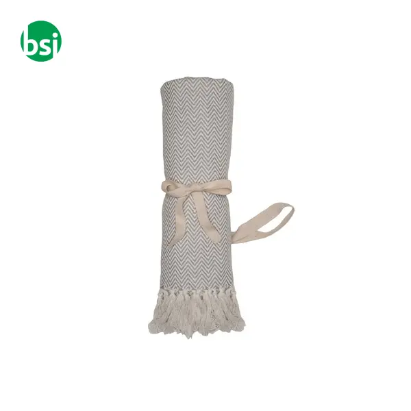 Coperta con frange realizzata in materiale 100% riciclato -  4