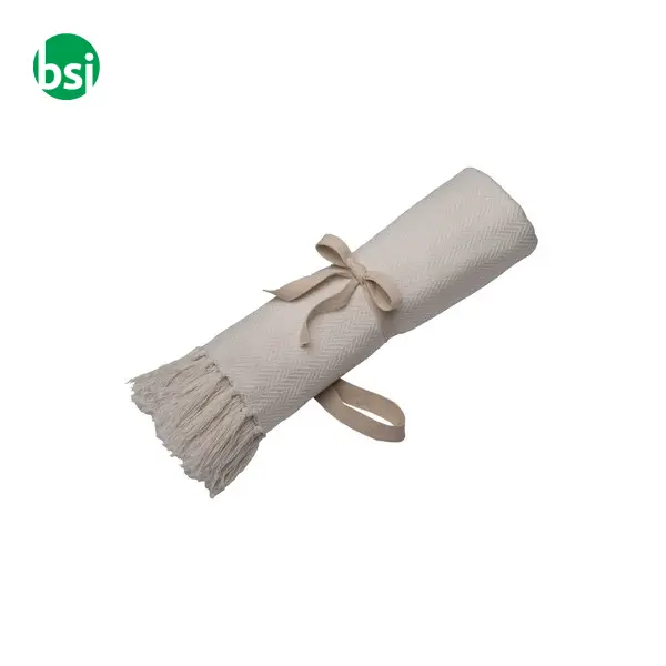 Coperta con frange realizzata in materiale 100% riciclato -  6